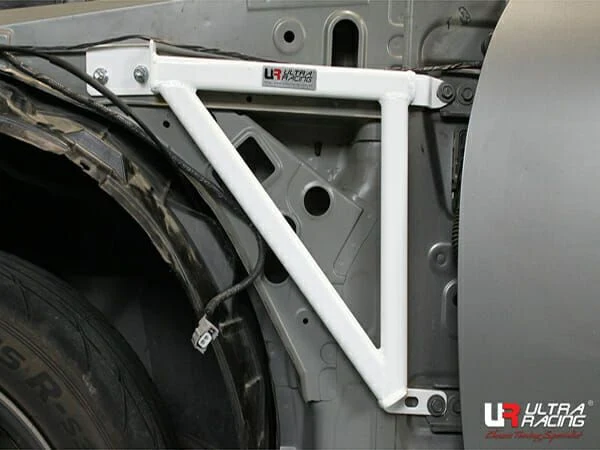 Rozpórka przedniego kielicha (Fender Brackets) (746P) Ultra Racing Infiniti G37 (V36) 3.7 2WD Coupe 09-13