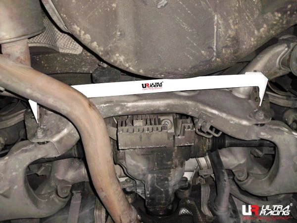 Rozpórka tylna dolna (Rear Lower Bar) 2057 Ultra Racing BMW 7-Series E65 735/740