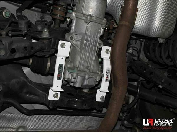 Rozpórka tylna dolna (Rear Lower Bar) (2684P) Ultra Racing Renault Samsung QM5 2.0D 2WD/4WD 07-17
