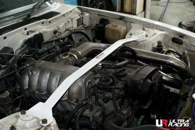 Rozpórka przednia (Front Upper Strut Bar)Ultra Racing Nissan 280ZX 79-83
