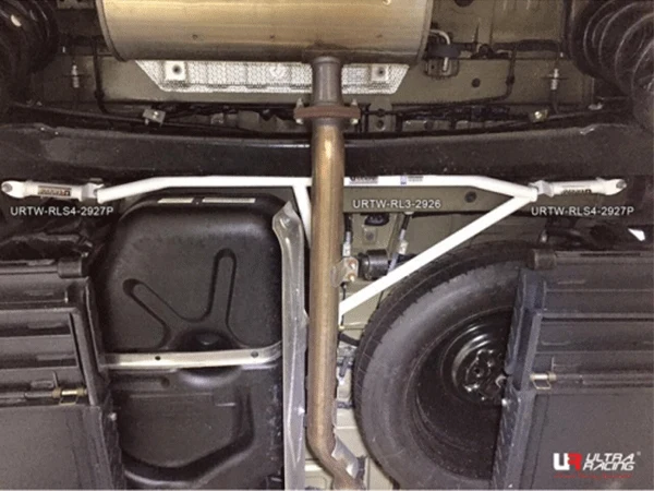 Rozpórka tylna dolna (Rear Lower Bar) (2927P) Ultra Racing Toyota Sienna (XL30) 3.5 V6 2WD 10+