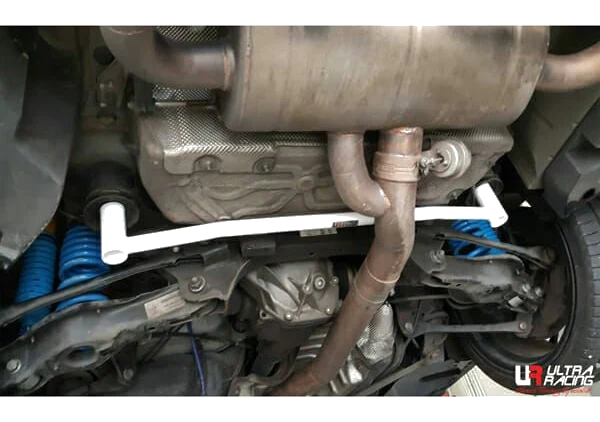 Rozpórka tylna dolna (Rear Lower Bar) 2525 Ultra Racing BMW 120D F20/ F22 M235