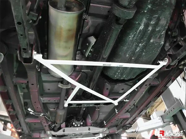 Rozpórka tylna dolna (Rear Lower Bar) (3762) Ultra Racing Toyota Avanza (F652) 1.5 2WD 16-18