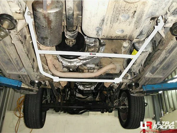 Rozpórka środkowa (Mid Lower Brace) (2583) Ultra Racing Land Rover Range Rover (LP) (P38A) 4.6 V8 4WD 94-01