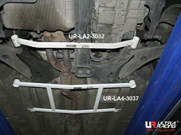 Rozpórka przednia dolna (Front Lower Brace) (3037) Ultra Racing Daewoo Tosca LPI 2.0 2WD 06-11