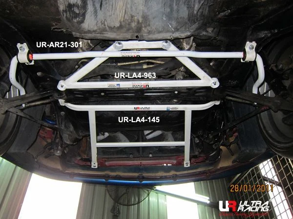 Rozpórka przednia (Front H-Brace) 145 Ultra Racing Toyota MR2 91-99 SW20