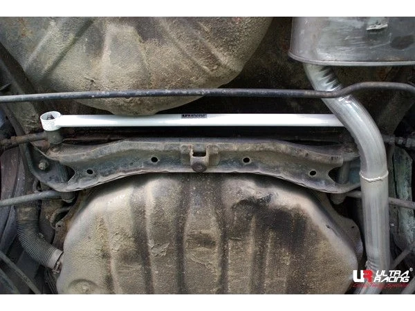 Rozpórka tylna dolna (Rear Lower Tiebar) Ultra Racing Nissan Bluebird 83-90 U11 1.8