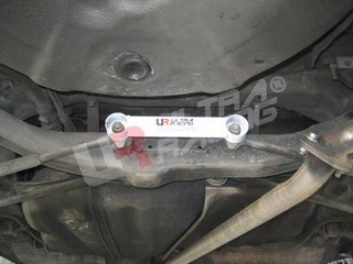 Rozpórka tylna dolna (Rear Lower Tiebar) Ultra Racing Toyota Carina E 92-98 1.6