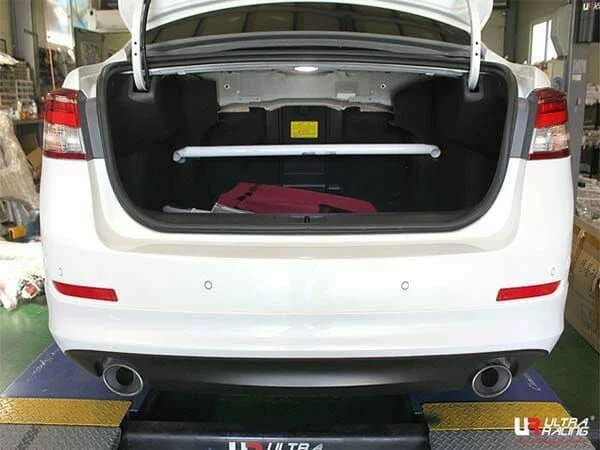 Rozpórka tylna górna (Rear Upper Strut Bar) (2244) Ultra Racing Renault Samsung SM5 (L43) 1.6T/2.0 15+