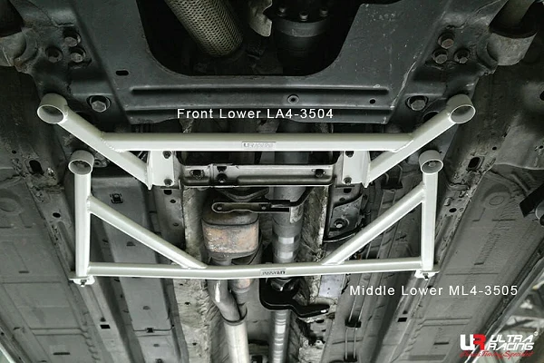 Rozpórka przednia dolna (Front Lower Bar) Ultra Racing Alfa Romeo 159 05+ / Brera