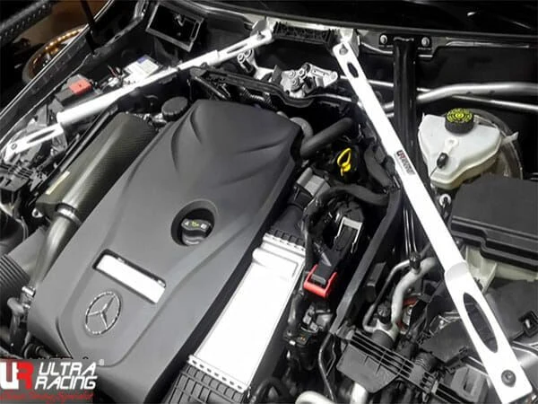 Rozpórka przednia (Front Upper Strut Bar)(3905P) Ultra Racing Mercedes S213 E300 3.0T 2WD 16+