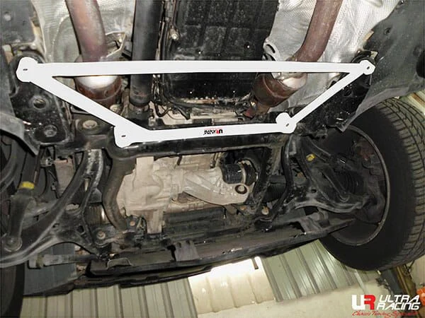 Rozpórka przednia dolna (Front Lower Brace) (2097) Ultra Racing Mercedes X164 GL 450 4.5 4WD 06-12