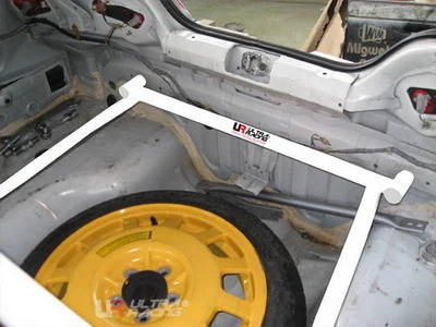 Rozpórka bagażnika (Rear Trunk Brace) Ultra Racing Honda Integra 01-06 DC5