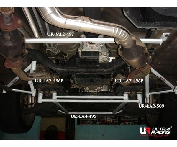Rozpórka przednia (Front Upper Strut Bar)(496P) Ultra Racing Nissan Elgrand (E51) 3.5 V6 4WD 02-10