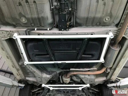 Rozpórka środkowa (Mid Lower Brace) (997) Ultra Racing Honda City (GM2) 1.5 2WD 08-14