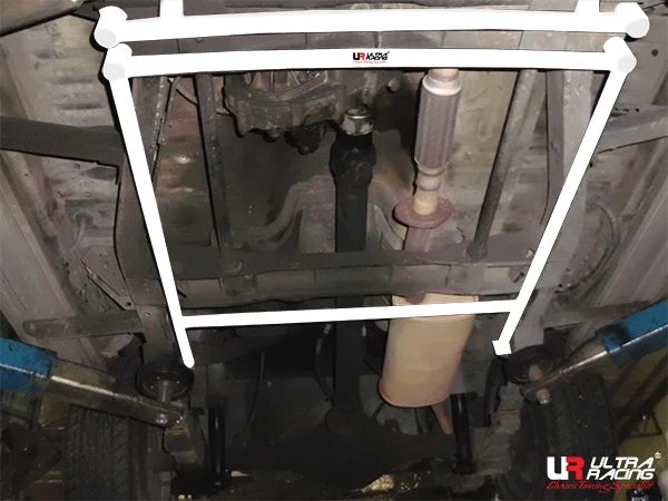 Rozpórka tylna dolna (Rear Lower Brace) Ultra Racing Daihatsu Feroza 4WD F300 89-93