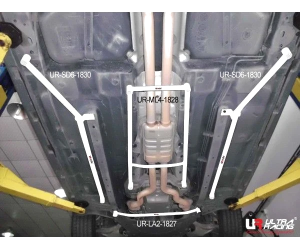 Rozpórka środkowa (Mid Lower Brace) Ultra Racing Cadillac CTS 3.6 07+