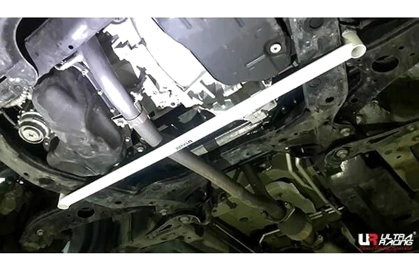 Rozpórka przednia dolna (Front Lower Tiebar) (2924) Ultra Racing Toyota Sienna (XL30) 3.5 V6 2WD 10+