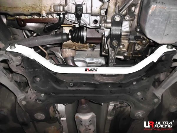 Rozpórka przednia dolna (Front Lower Bar) 2090 Ultra Racing Audi TT 8N 98-06 1.8T