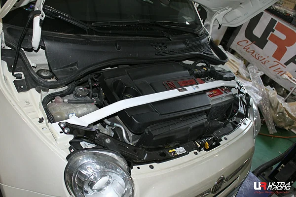 Rozpórka przednia (Front Upper Strut Bar)Ultra Racing Fiat 500 07+ 09./1.4