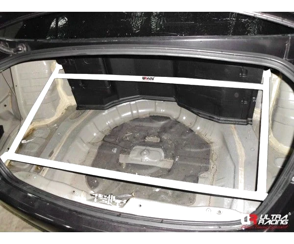Rozpórka tylna górna (Rear Upper Strut Bar) Ultra Racing Mitsubishi EVO X