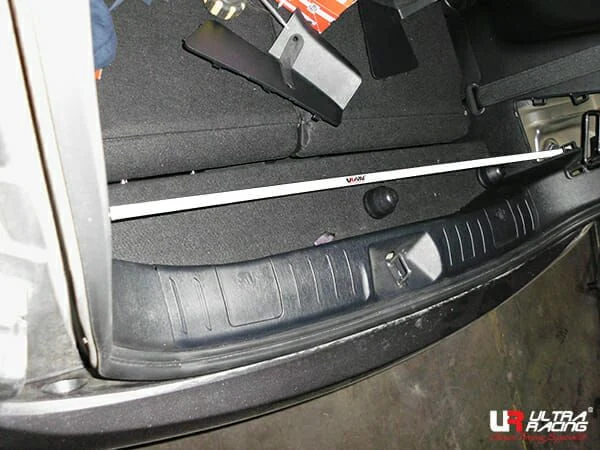 Rozpórka tylna (Rear Strut Bar) Ultra Racing Toyota IQ AJ10 09-15