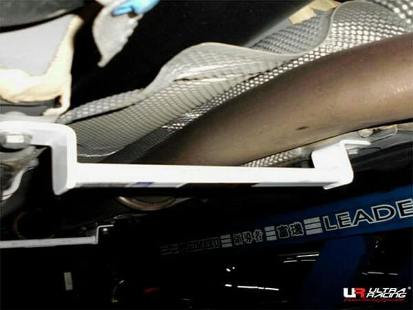 Rozpórka środkowa (Mid Lower Brace) 2991 Ultra Racing Mercedes A250 / AMG 13+ W176 4WD