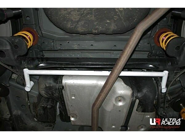 Rozpórka tylna dolna (Rear Lower Bar) (2204) Ultra Racing Chevrolet Trax (U200) 1.4T 2WD 13+