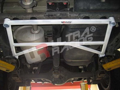 Rozpórka tylna (Rear Brace) 690 Ultra Racing Isuzu D-Max 2.5D Auto