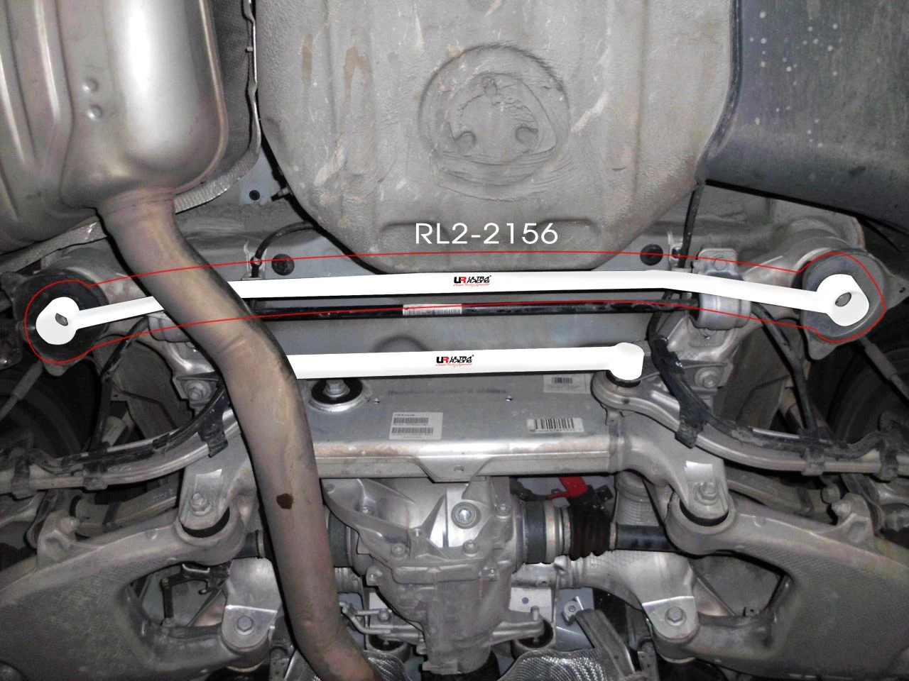 Rozpórka tylna dolna (Rear Lower Bar) 2156 Ultra Racing BMW 528i F10 10+