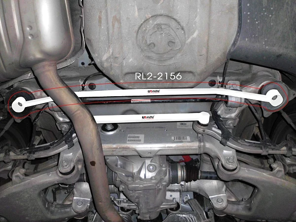 Rozpórka tylna dolna (Rear Lower Bar) 2156 Ultra Racing BMW 528i F10 10+