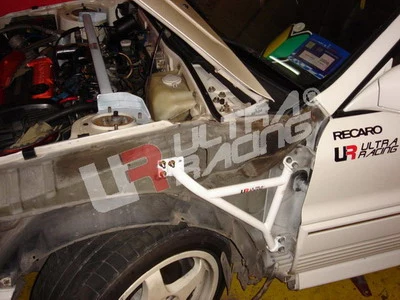 Rozpórka przedniego kielicha (Fender Brackets) Ultra Racing Mitsubishi Galant 87-93 VR4 2WD