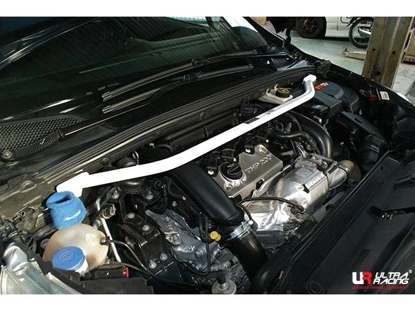 Rozpórka przednia (Front Upper Strut Bar)Ultra Racing Citroen DS4 1.6T 11+