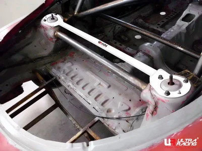 Rozpórka tylna górna (Rear Upper Strut Bar) 1531 Ultra Racing Mazda RX7 FD 93-97