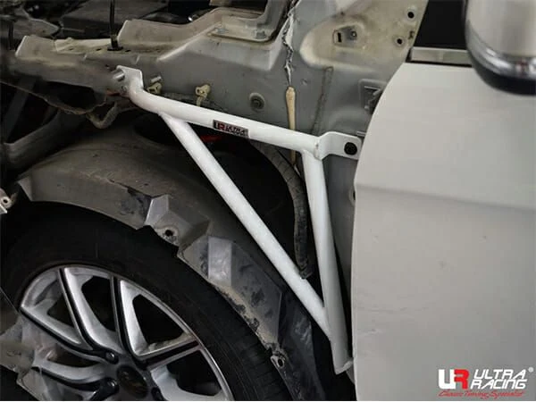 Rozpórka przedniego kielicha (Fender Brackets) (777P) Ultra Racing Proton Preve/Suprima 1.6T 2WD 12-20