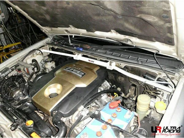 Rozpórka przednia (Front Upper Strut Bar)(1985) Ultra Racing Isuzu D-MAX (RA) 3.0D 2WD 02-08