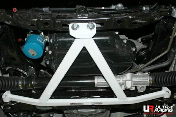 Rozpórka przednia dolna (Front Lower Brace) (1472) Ultra Racing Hyundai Genesis Coupe (BK) 2.0T  09-16/Rohens Coupe 2.0T 09-16 2WD