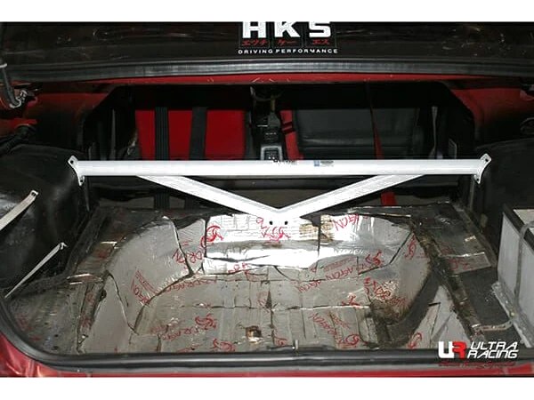 Rozpórka tylna górna (Rear Upper Strut Bar) (008) Ultra Racing Hyundai Excel (X2) 1.5 89-95/Mitsubishi Champ 1.5 83-88/Proton Iswara