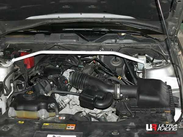 Rozpórka przednia (Front Upper Strut Bar)(3123) Ultra Racing Ford Mustang S-197Ii 3.7 V6 2WD 10-14