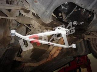 Rozpórka przednia dolna (Front Lower Brace) Ultra Racing Lexus IS200/RS200