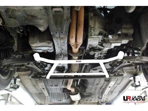 Rozpórka przednia (Front H-Brace) Ultra Racing Nissan Bluebird 83-90 U11 1.8
