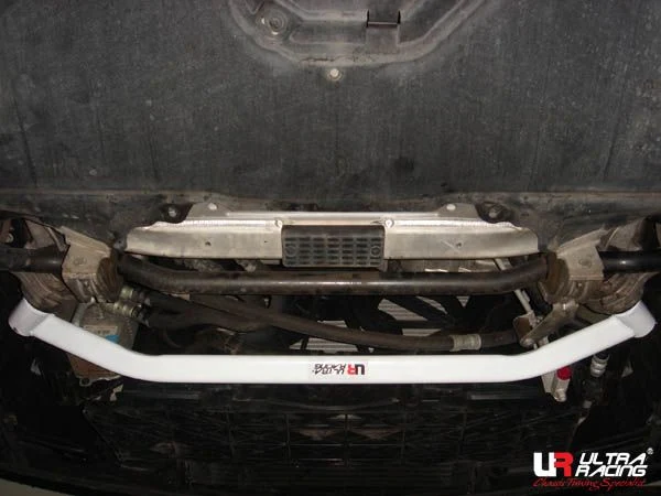Rozpórka przednia dolna (Front Lower Tiebar) Ultra Racing BMW 5-Series E60 530