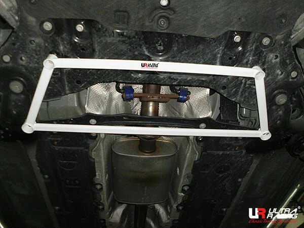 Rozpórka przednia dolna (Front Lower Brace) (3757) Ultra Racing Volvo V90 T8 2.0T Hybrid/Volvo XC60/XC90 2.0 15+ 2WD