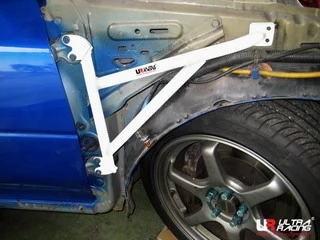 Rozpórka przedniego kielicha (Fender Brackets) Ultra Racing Subaru Impreza GC8 94-01