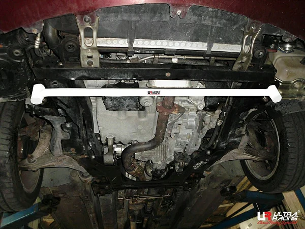 Rozpórka przednia dolna (Front Lower Tiebar) (3503) Ultra Racing Alfa Romeo 159 3.2 V6JTS Q4 4WD 05-11