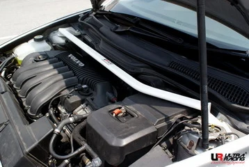 Rozpórka przednia (Front Upper Strut Bar)V2 Ultra Racing Volvo S40 08+