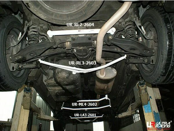 Rozpórka tylna dolna (Rear Lower Bar) (2604) Ultra Racing Ssangyong Rodius/Stavic 2.7D 4WD 04-12
