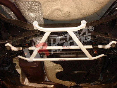 Rozpórka tylna (Rear L Brace) Ultra Racing Ford Focus MK2 1.6/1.8/2.0