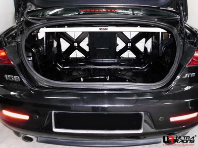Rozpórka tylna górna (Rear Upper Strut Bar) Ultra Racing Alfa Romeo 159 05+ / Brera