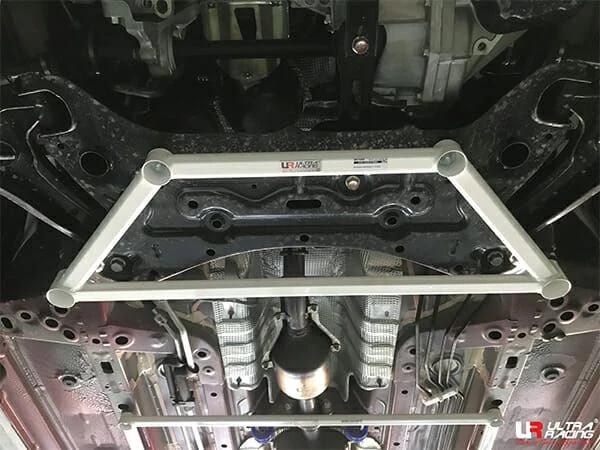 Rozpórka przednia dolna (Front Lower Brace)(4050) Ultra Racing Mitsubishi Xpander (NC) 1.5 2WD 17+